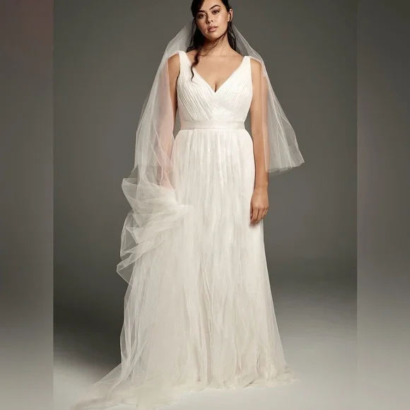 White by Vera Wang | Dresses | White By Vera Wang Wedding Dress | Poshmark